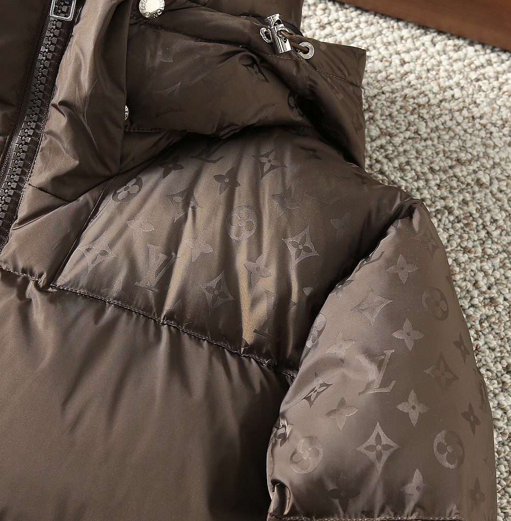 ルイ・ヴィトン「Louis Vuitton」秋冬コレクション ダウンジャケット