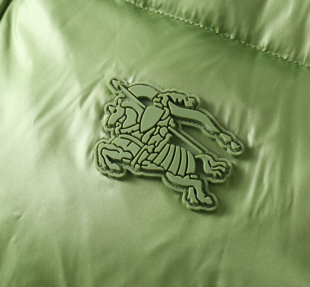 バーバリー「Burberry」秋冬 クイルティッドダウンジャケット