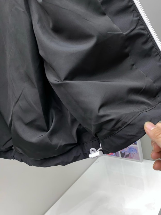 ルイ・ヴィトン「Louis Vuitton」2025SS 新作 刺繍ロゴ フード付きアウトドアジャケット