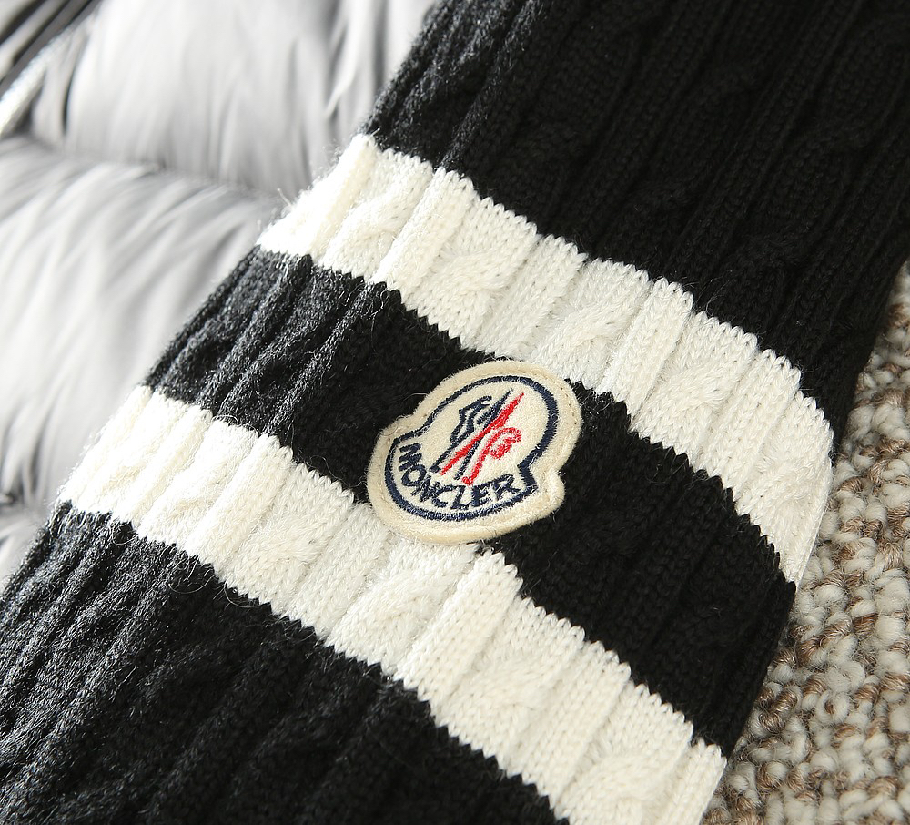 モンクレール「Moncler」秋冬 ニット調ダウンジャケット