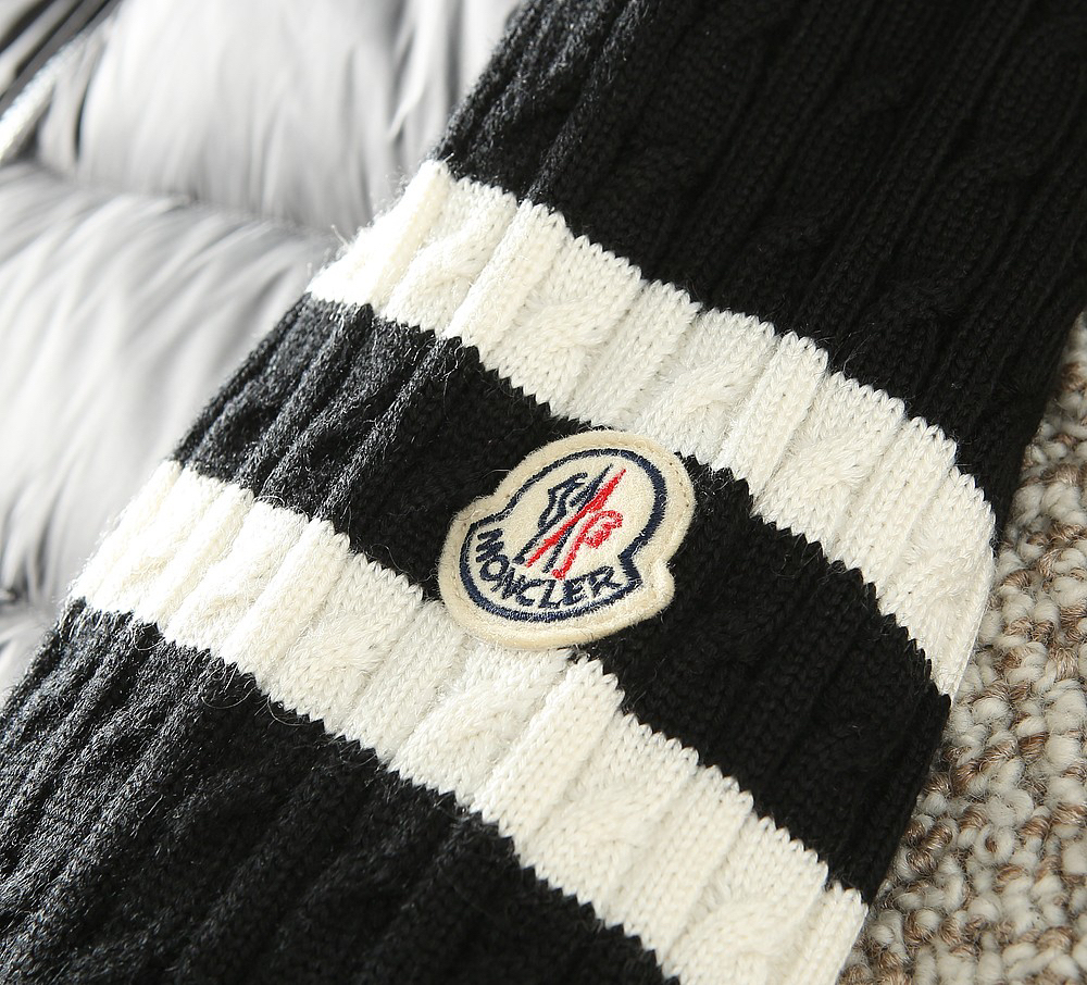 モンクレール「Moncler」秋冬 ニット調ダウンジャケット