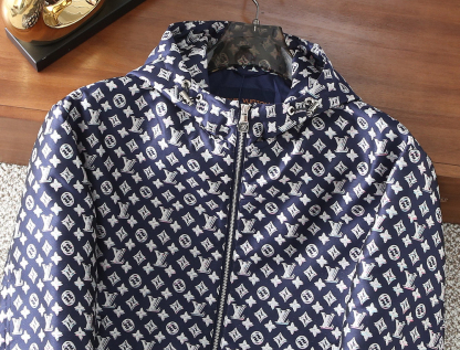 ルイ・ヴィトン「Louis Vuitton」秋冬コレクション クイルテッド ジャケット