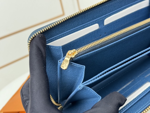 ルイ・ヴィトン「Louis Vuitton」モノグラム デニム ジップ ウォレット