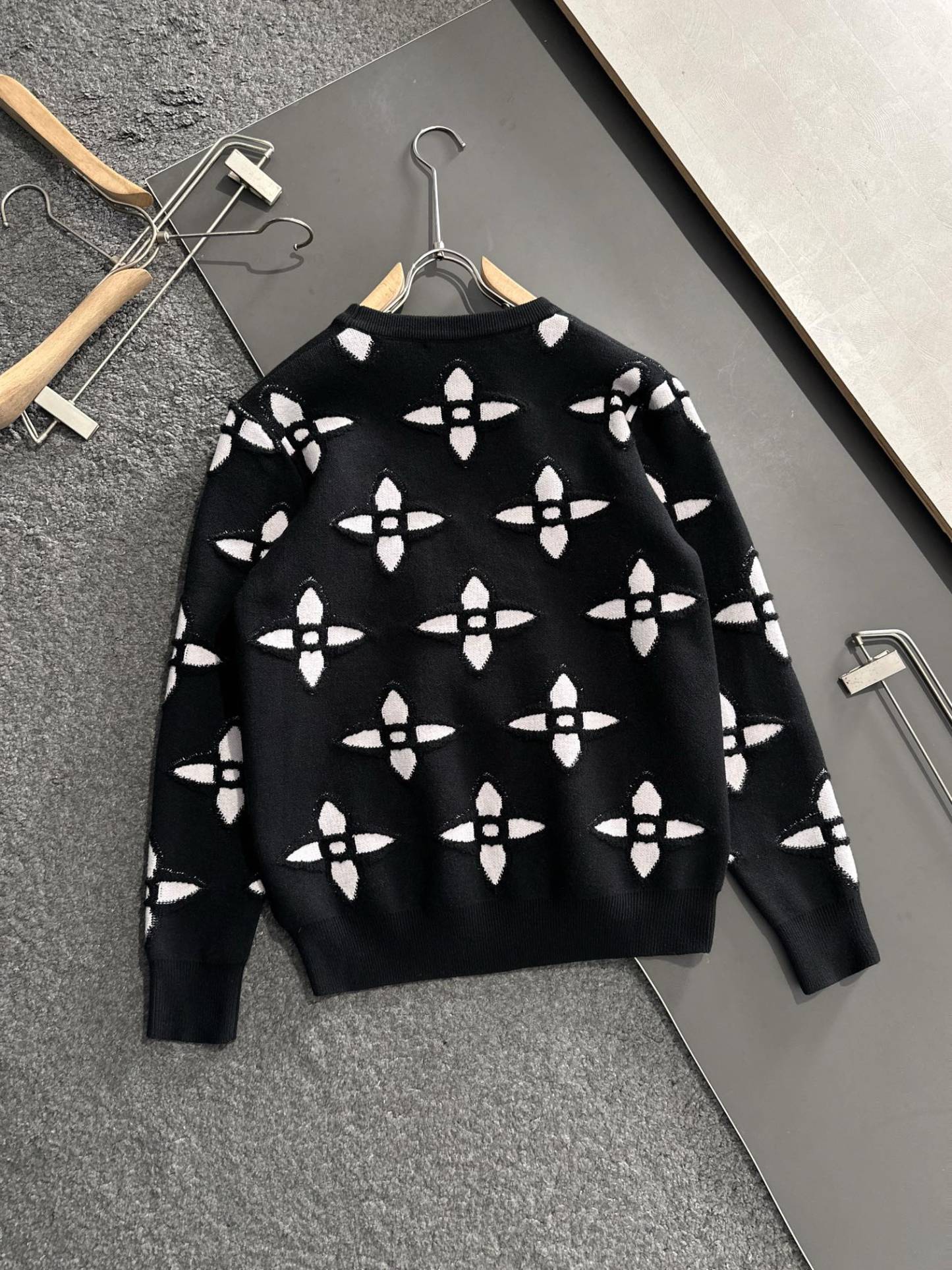 ルイ・ヴィトン「Louis Vuitton」秋冬 メンズ  クルーネックニット