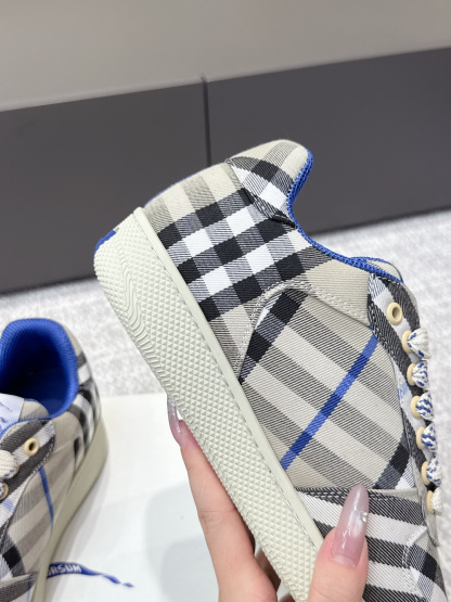 バーバリー「Burberry」バーバリー テラス スニーカー / レザースニーカー