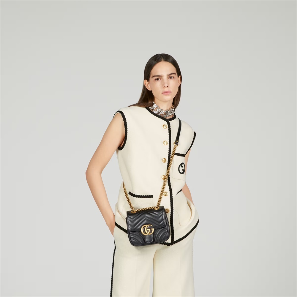 グッチ「Gucci」 GG Marmont シリーズ キルティング ミニ ショルダーバッグ