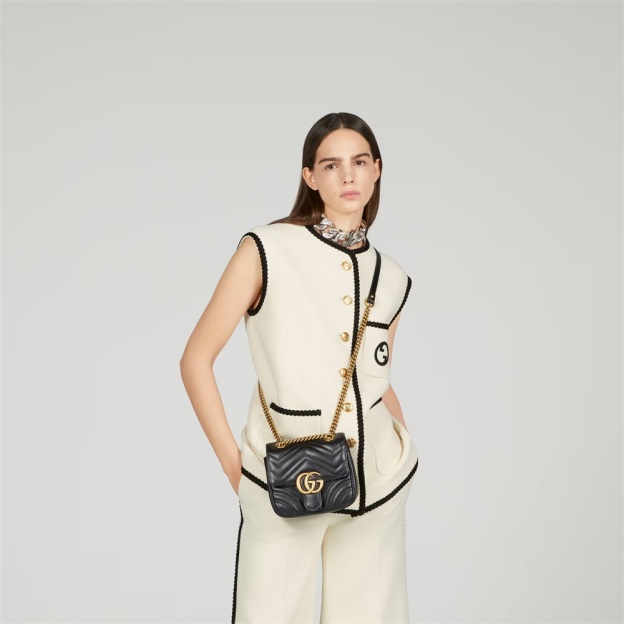 グッチ「Gucci」 GG Marmont シリーズ キルティング ミニ ショルダーバッグ