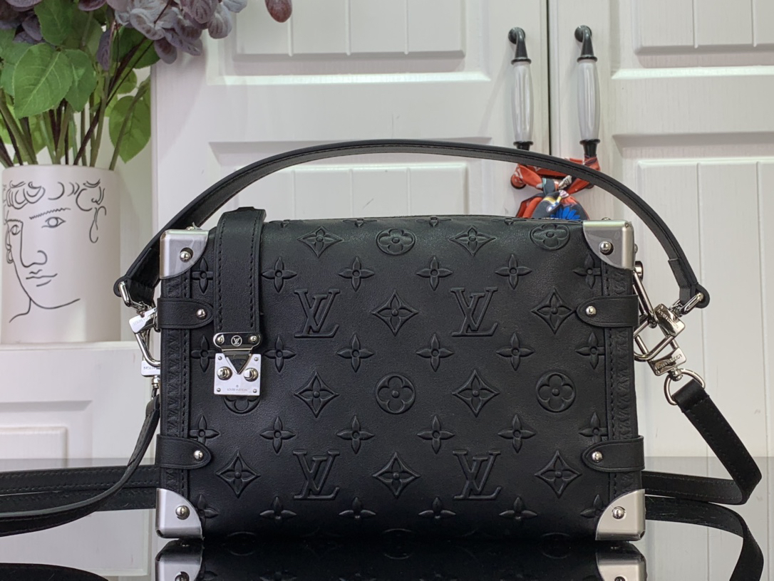 ルイ・ヴィトン「Louis Vuitton」Side Trunk、あなたのファッションを一気に引き上げる