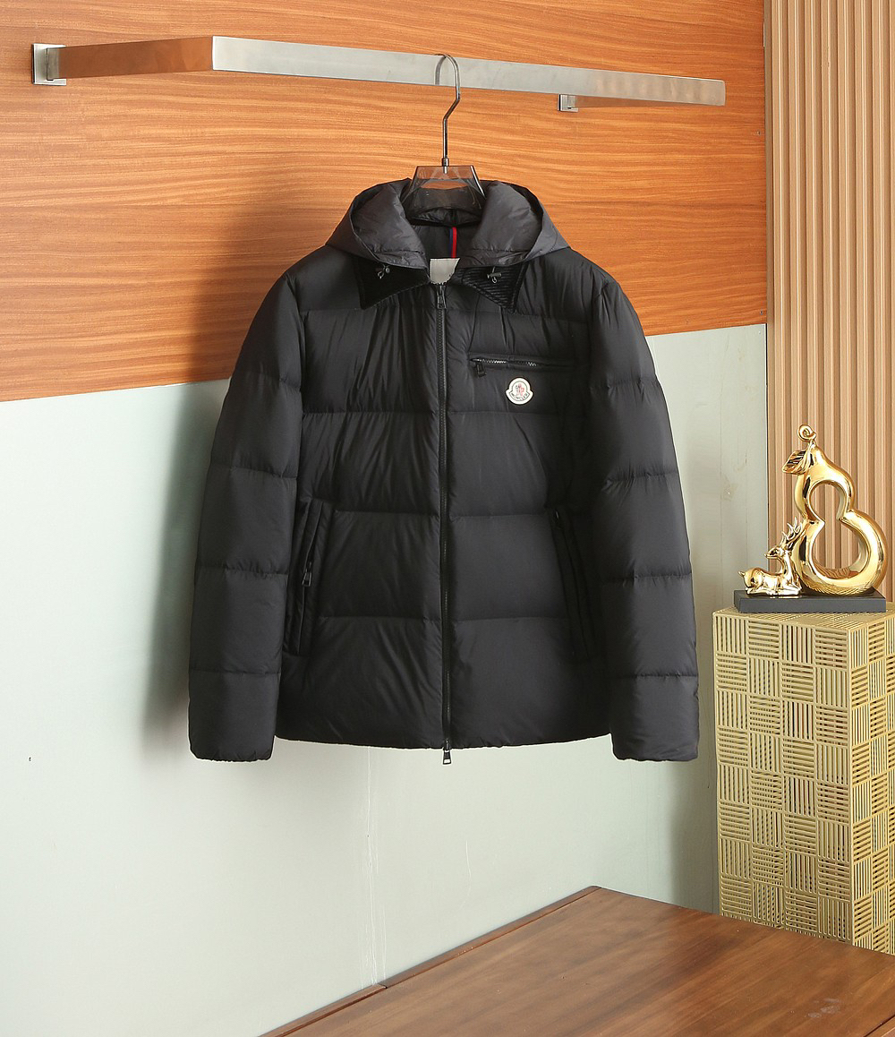 モンクレール「Moncler」秋冬 フード付きダウンジャケット