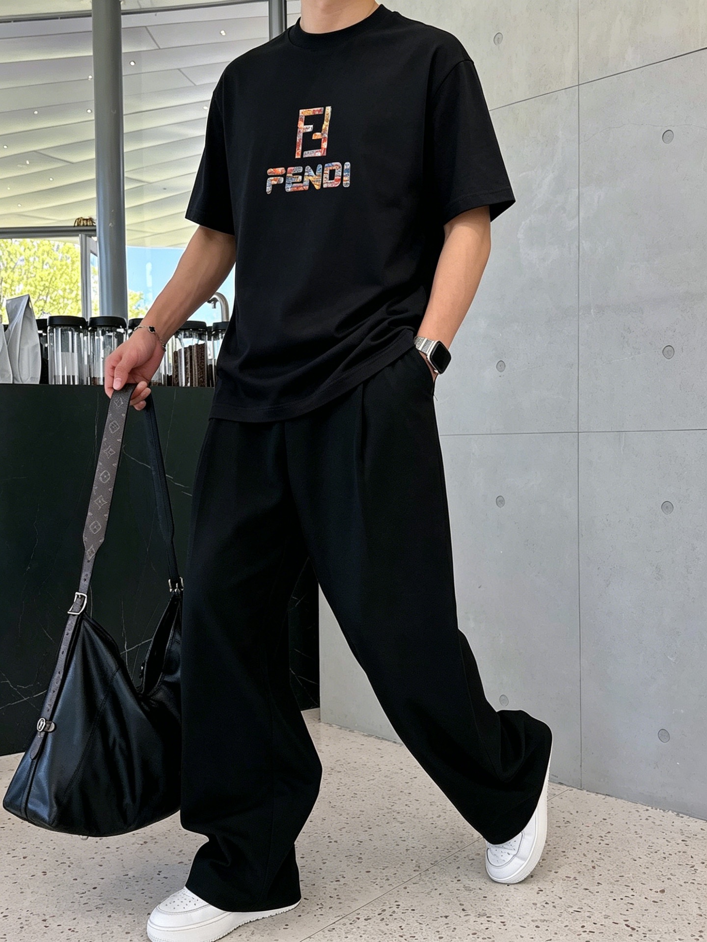 フェンディ「Fendi」ロゴプリントTシャツ / ショートスリーブ クルーネック