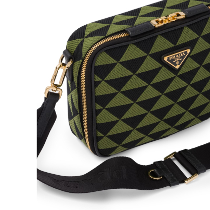 プラダ「Prada」エンブロイダリー メッセンジャーバッグ
