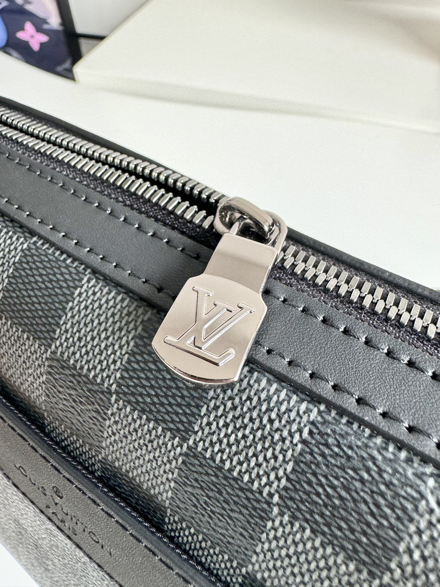 ルイ・ヴィトン「Louis Vuitton」スタイリッシュ メッセンジャーバッグ
