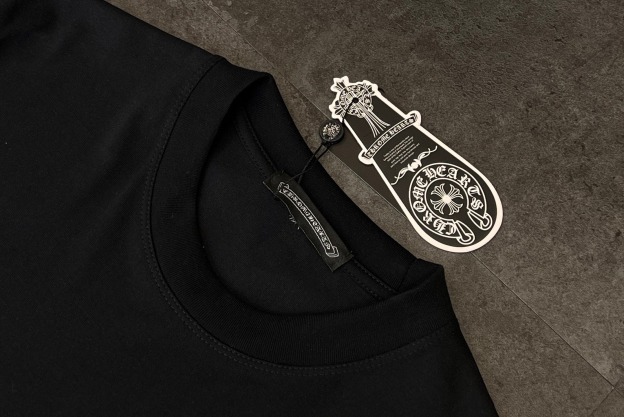 クロムハーツ「Chrome Hearts」シグネチャークロス プリントTシャツ