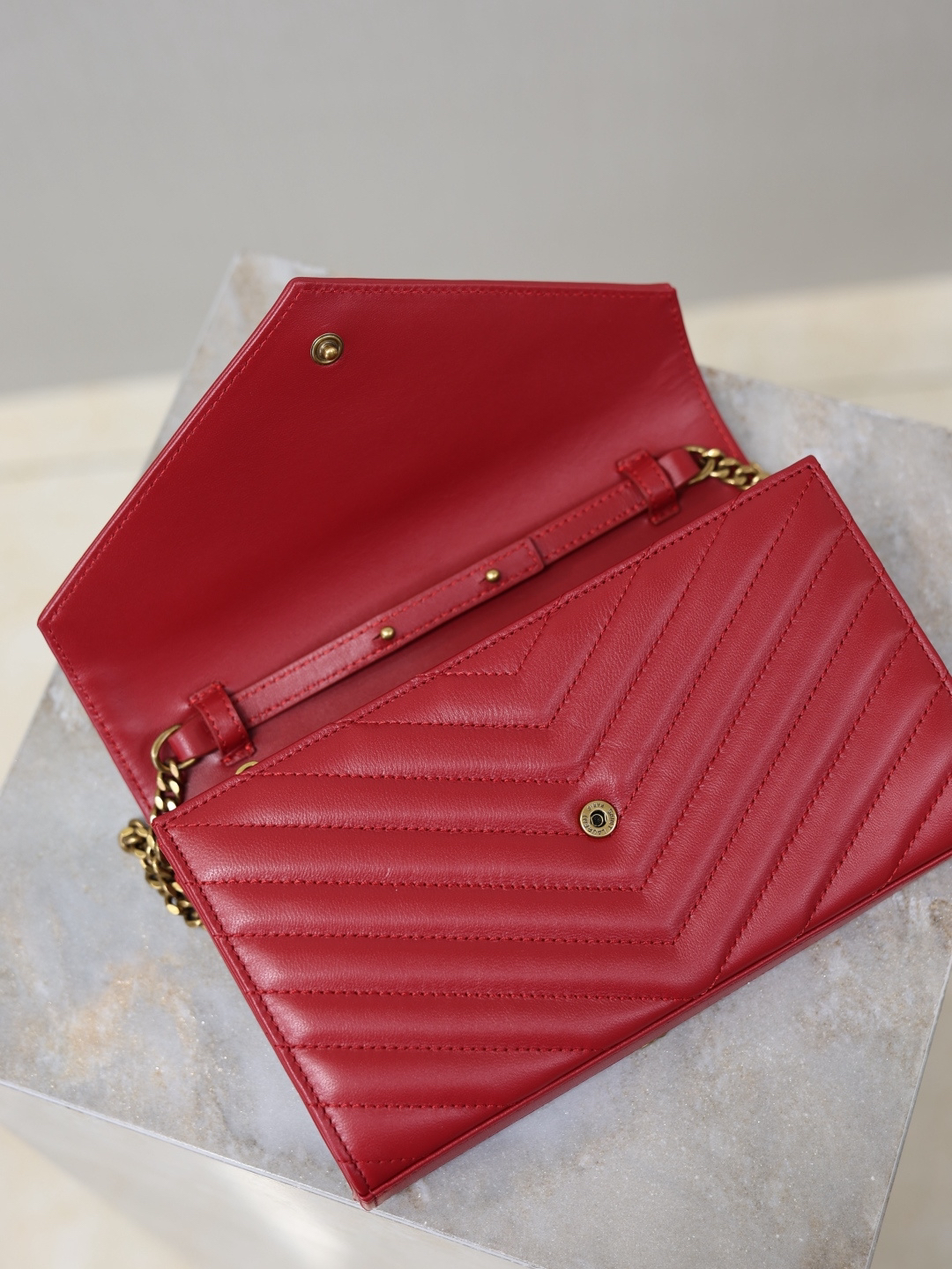2026サンローラン「Saint Laurent MONOGRAM チェーンウォレット