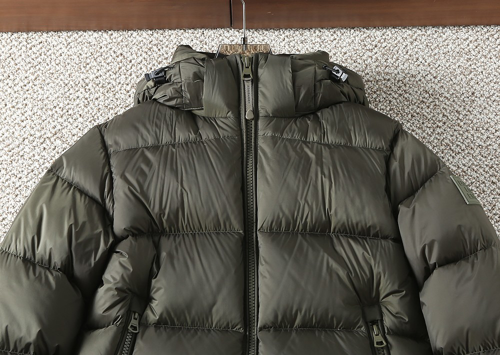 バーバリー「Burberry」秋冬 クイルティッドダウンジャケット