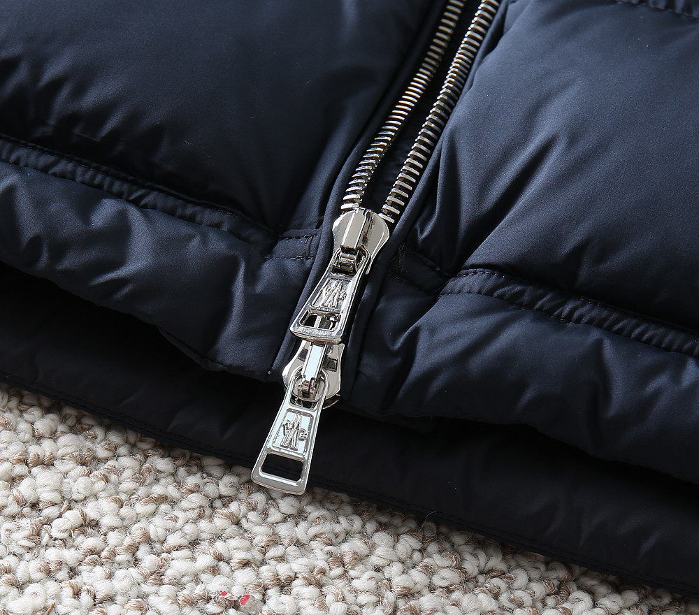 モンクレール「Moncler」秋冬 ダウンジャケット