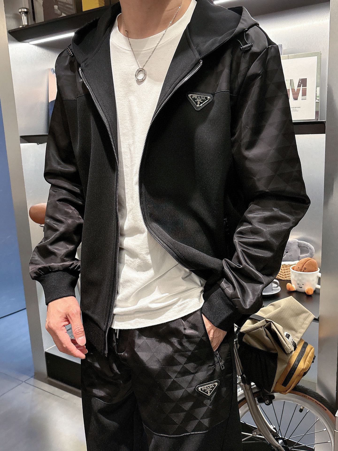 プラダ「Prada」秋冬 メンズ  カジュアルスポーツセット