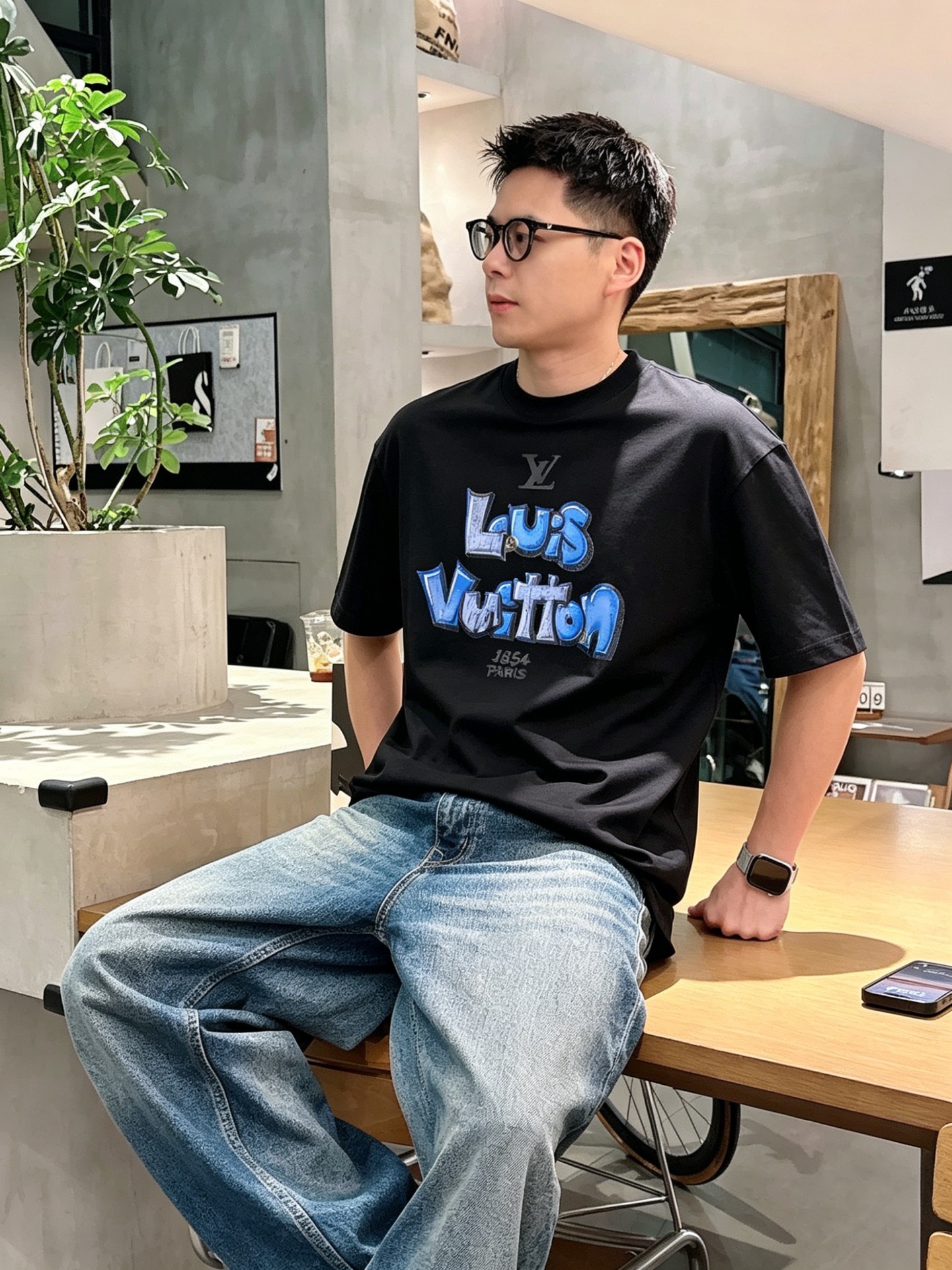 ルイ・ヴィトン「Louis Vuitton」ロゴプリントTシャツ / ショートスリーブ クルーネック