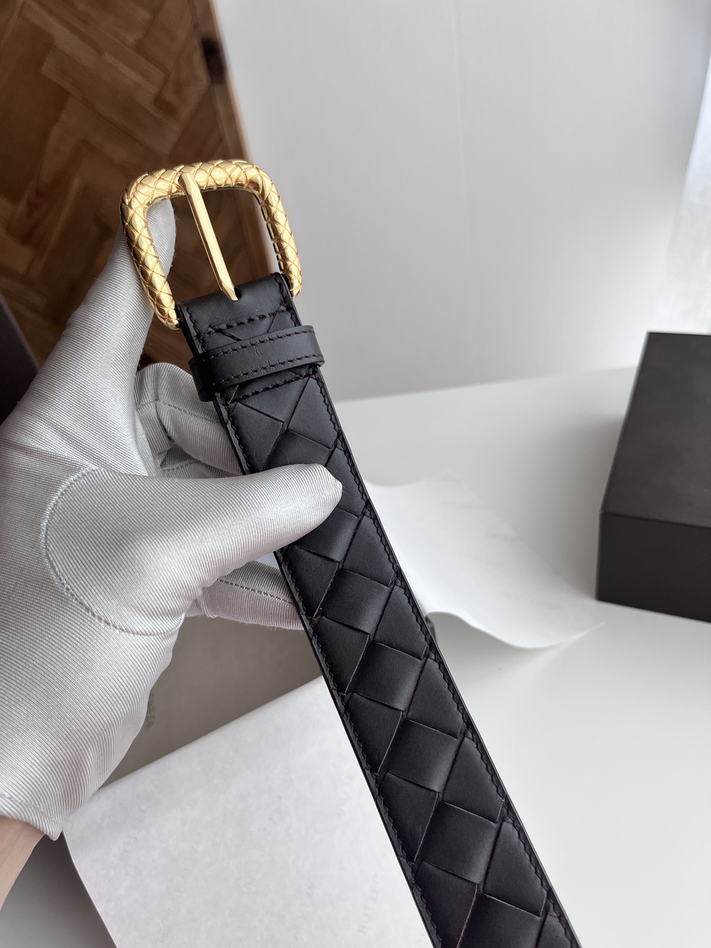 ボッテガ・ヴェネタ「Bottega Veneta」イントレチャート リバーシブル ベルト