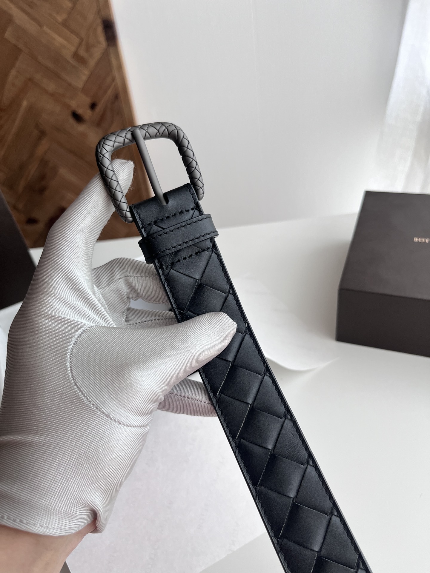 ボッテガ・ヴェネタ「Bottega Veneta」イントレチャート リバーシブル ベルト
