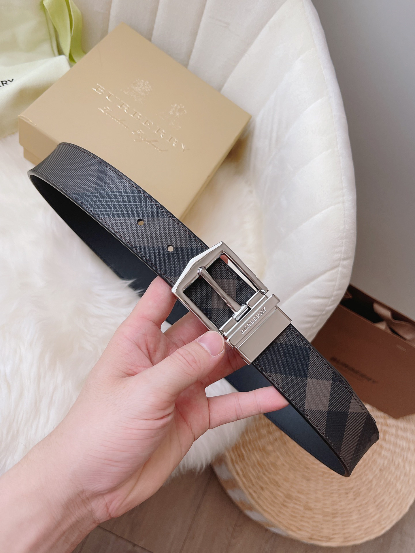 バーバリー「Burberry」クラシック チェック レザー ベルト100cm-ISETAN PRESTIGE CURATED