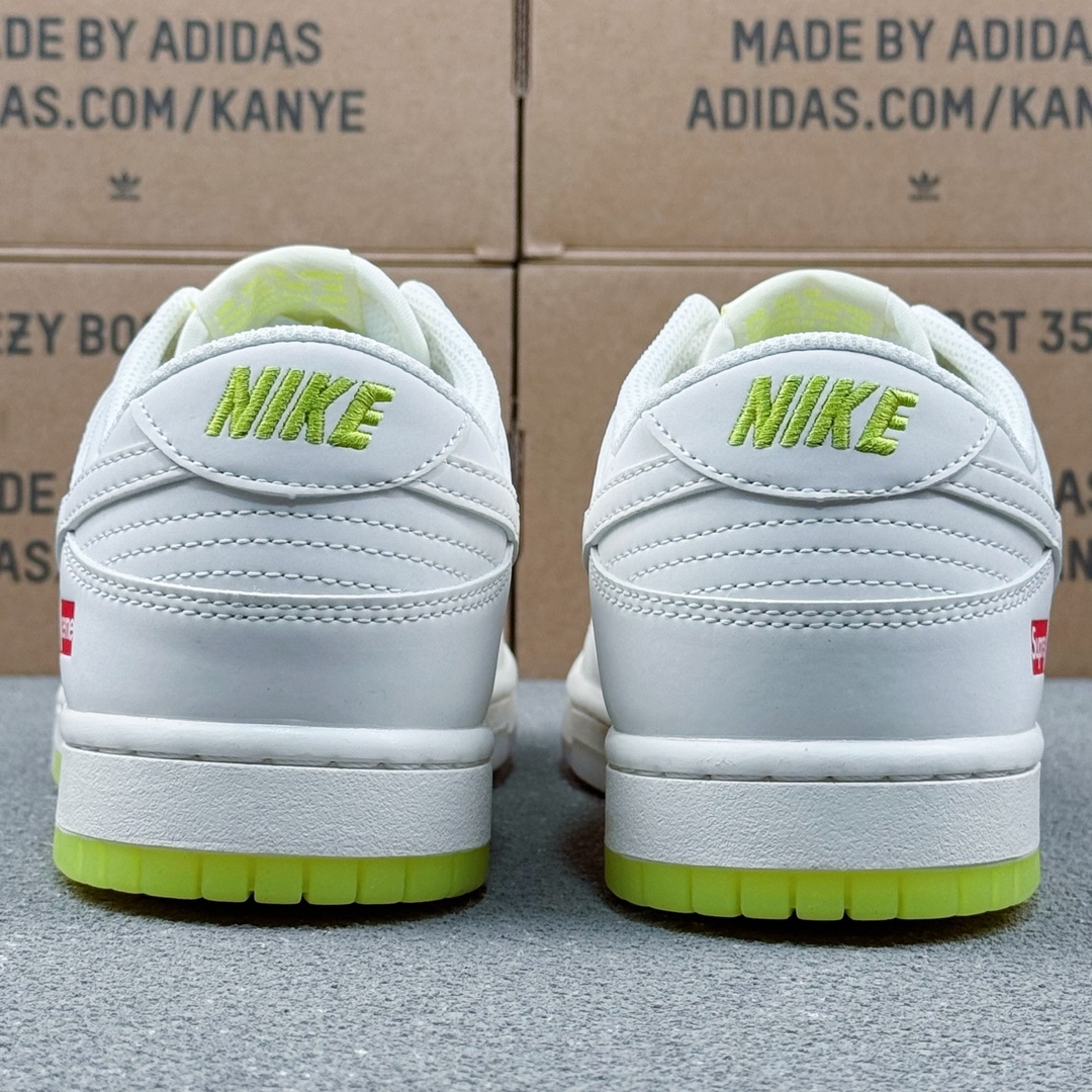 「コラボモデル」Supreme x Nike SB Dunk Low ホワイトグリーン スニーカー