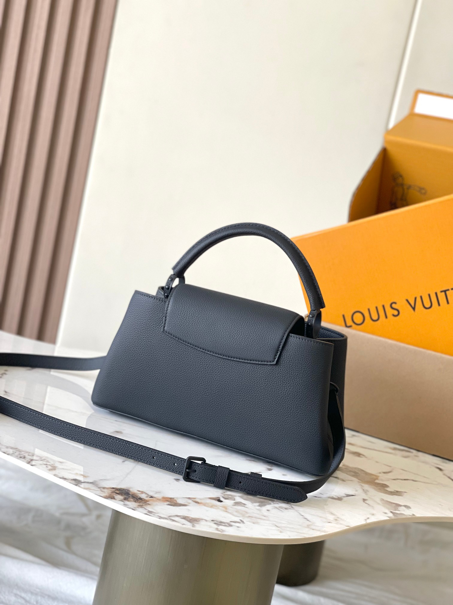 ルイ・ヴィトン「Louis Vuitton」 CarryAll ハンドバッグ