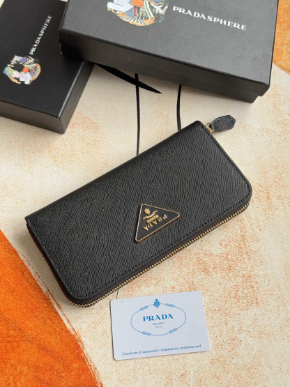 プラダ「PRADA」サフィアーノレザー 財布