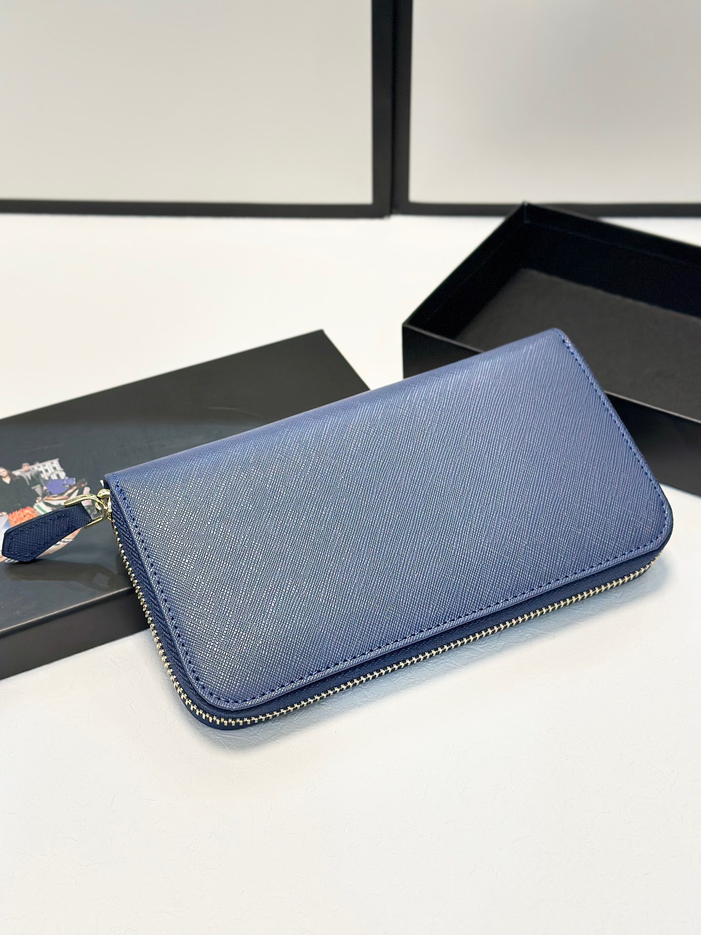 プラダ「PRADA」サフィアーノレザー 財布