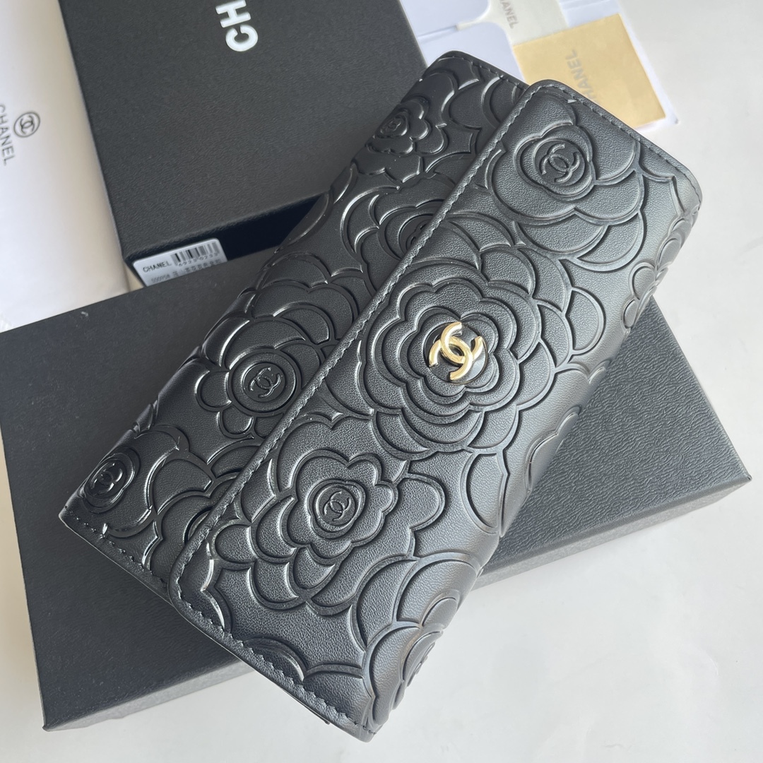 シャネル「Chanel」二つ折りレザーウォレット