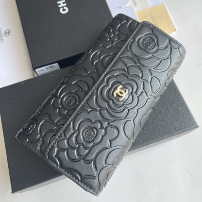 シャネル「Chanel」二つ折りレザーウォレット