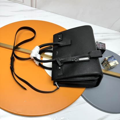 サンローラン「Saint Laurent」SAC DE JOUR SOUPLE 粒面レザーバッグ