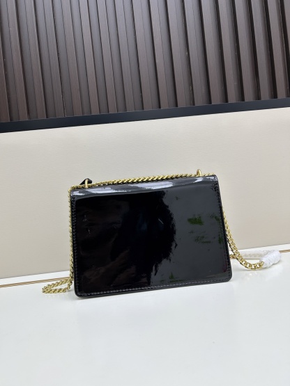 サンローラン「Saint Laurent」  SUNSET レザー ショルダーバッグ