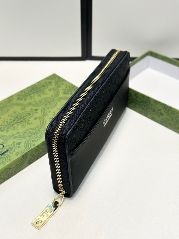 グッチ「Gucci」シグネチャー レザー ウェブ ジップアラウンドウォレット
