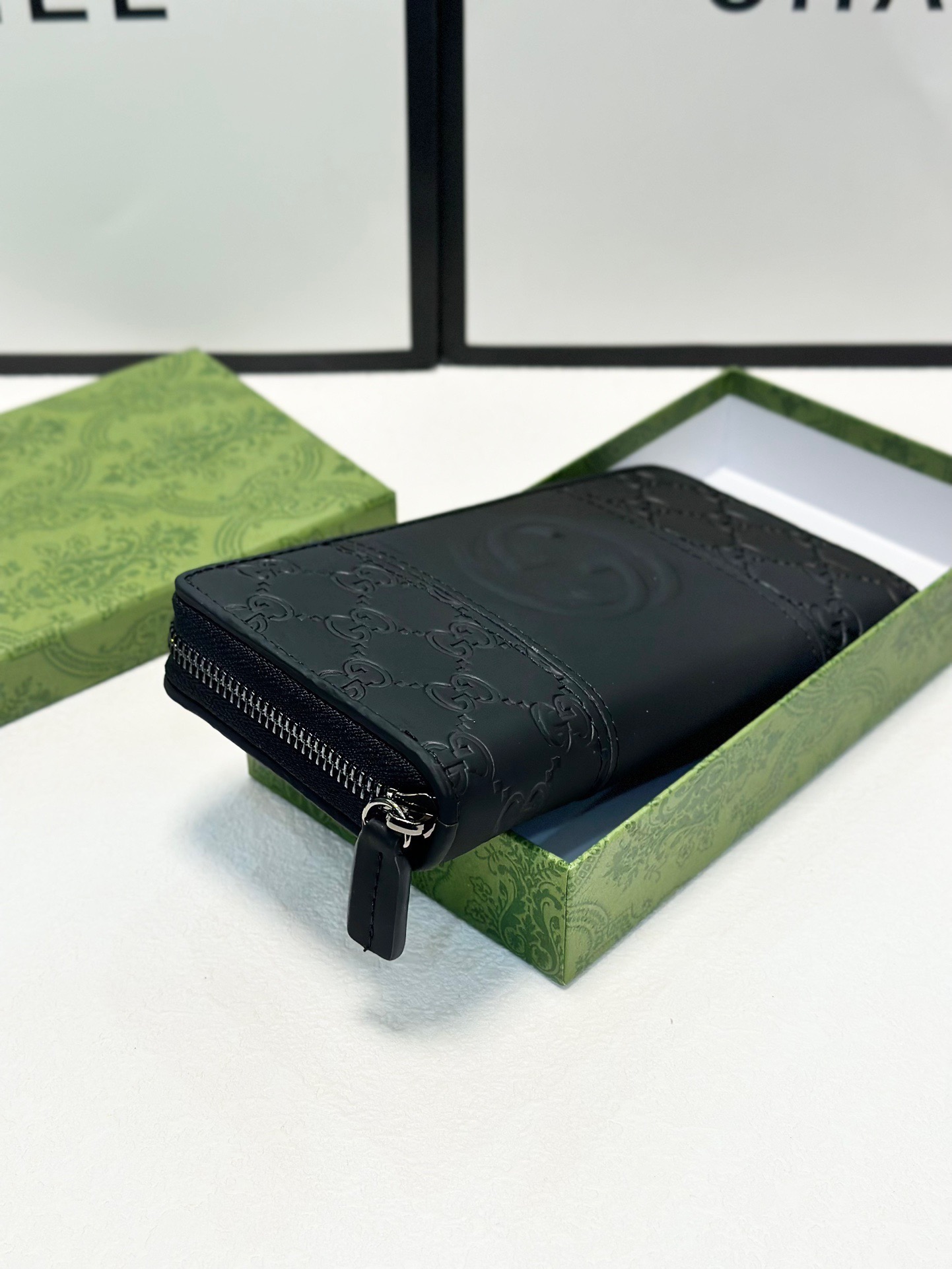 グッチ「Gucci」シグネチャー レザー ウェブ ジップアラウンドウォレット