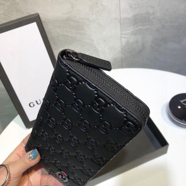 グッチ「Gucci」シグネチャー レザー ウェブ ジップアラウンドウォレット