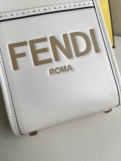 フェンディ「Fendi」Sunshine ミニ レザー ハンドバッグ
