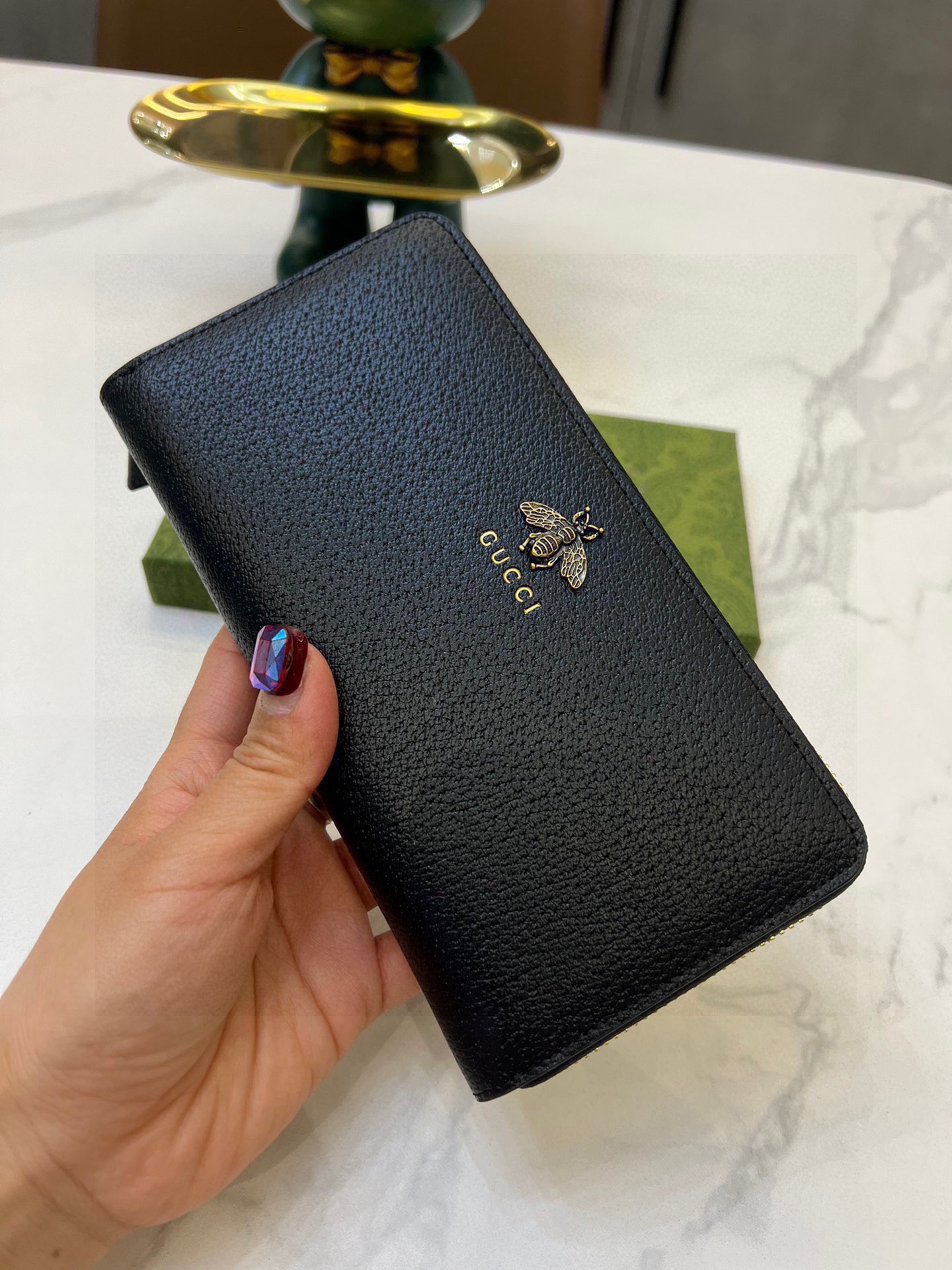 グッチ「Gucci」シグネチャー レザー ウェブ ジップアラウンドウォレット