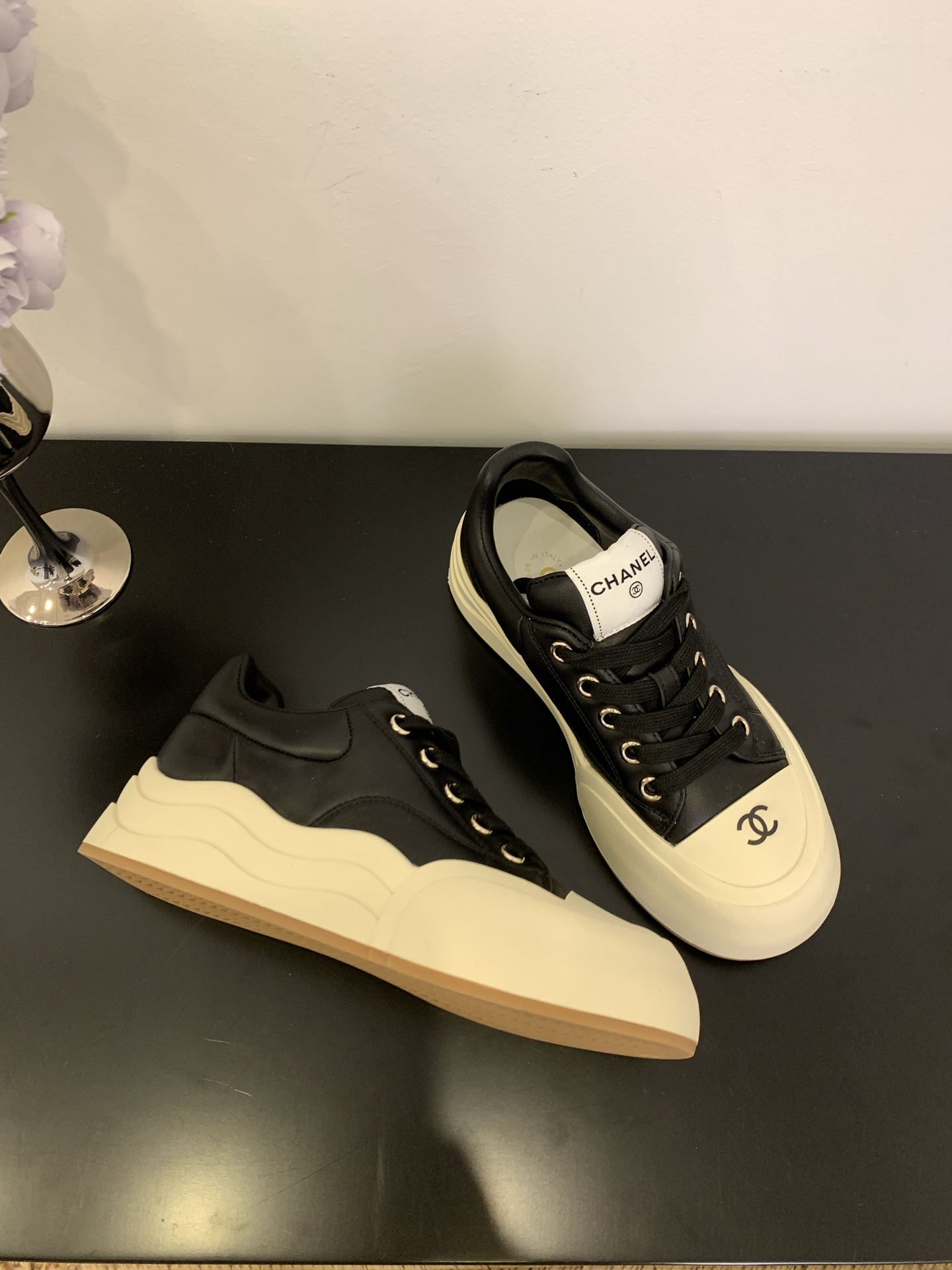 シャネル［Chanel］25C デッキシューズ パンダカラー スニーカー-ISETAN PRESTIGE CURATED