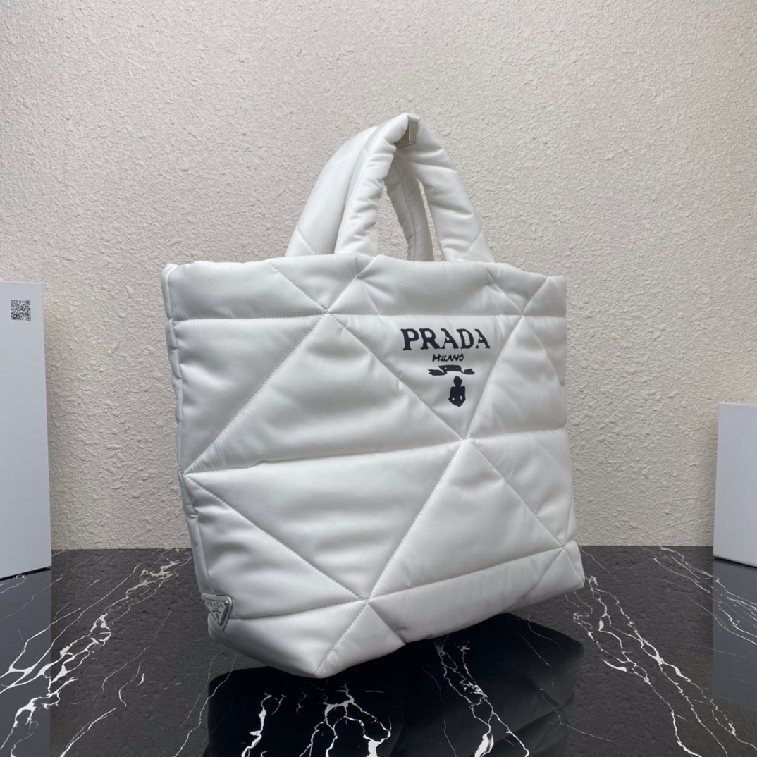 プラダ「Prada」Re-Nylon トートバッグ  ラージトート