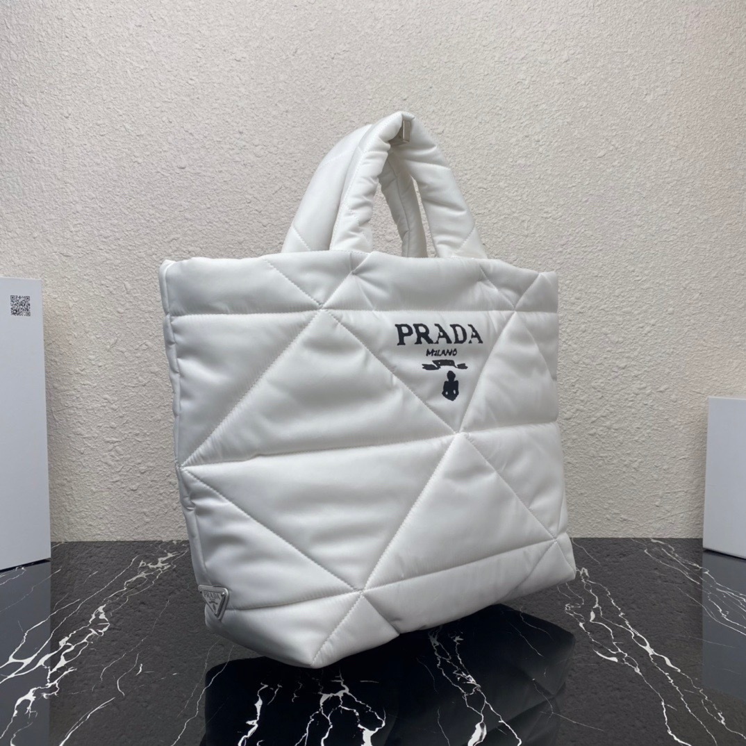 プラダ「Prada」Re-Nylon トートバッグ  ラージトート