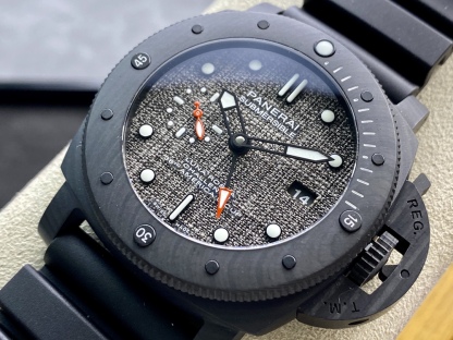 パネライ「Panerai」サブマーシブル ルナ・ロッサ カーボテック 47MMダイバーズウォッチ