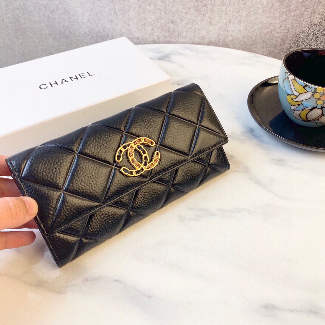 シャネル「Chanel」 ラムスキン フラップ ウォレット 財布