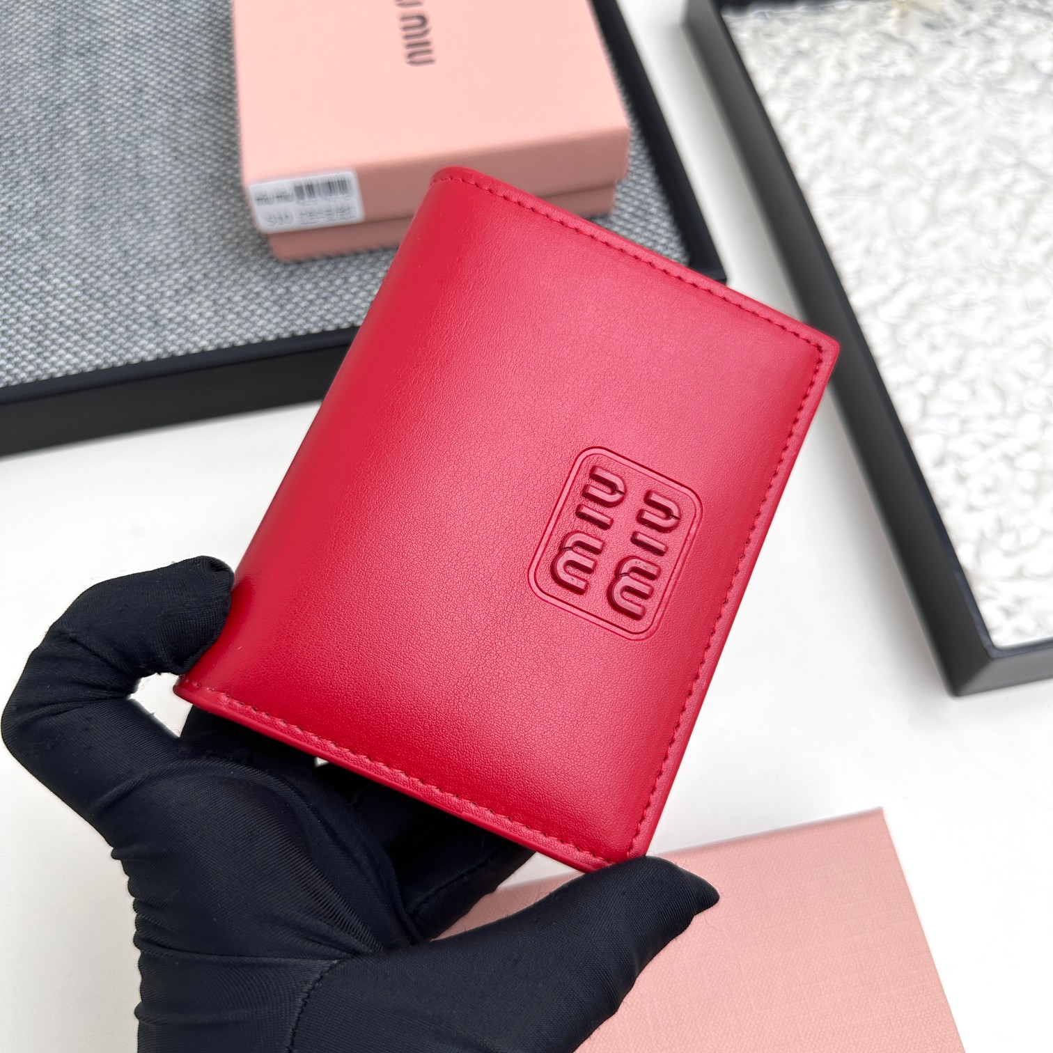 ミュウミュウ「Miu Miu」多機能二つ折りスモールウォレット