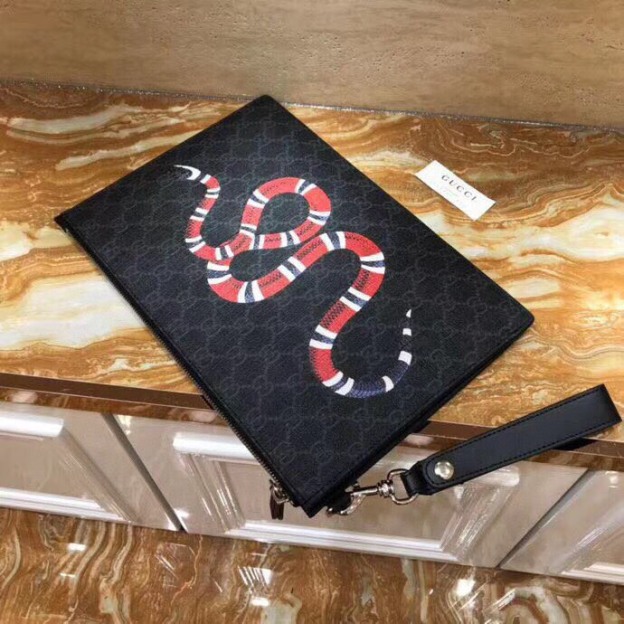 グッチ「Gucci」 キングスネーク プリント GGスプリーム ジップアラウンドウォレット