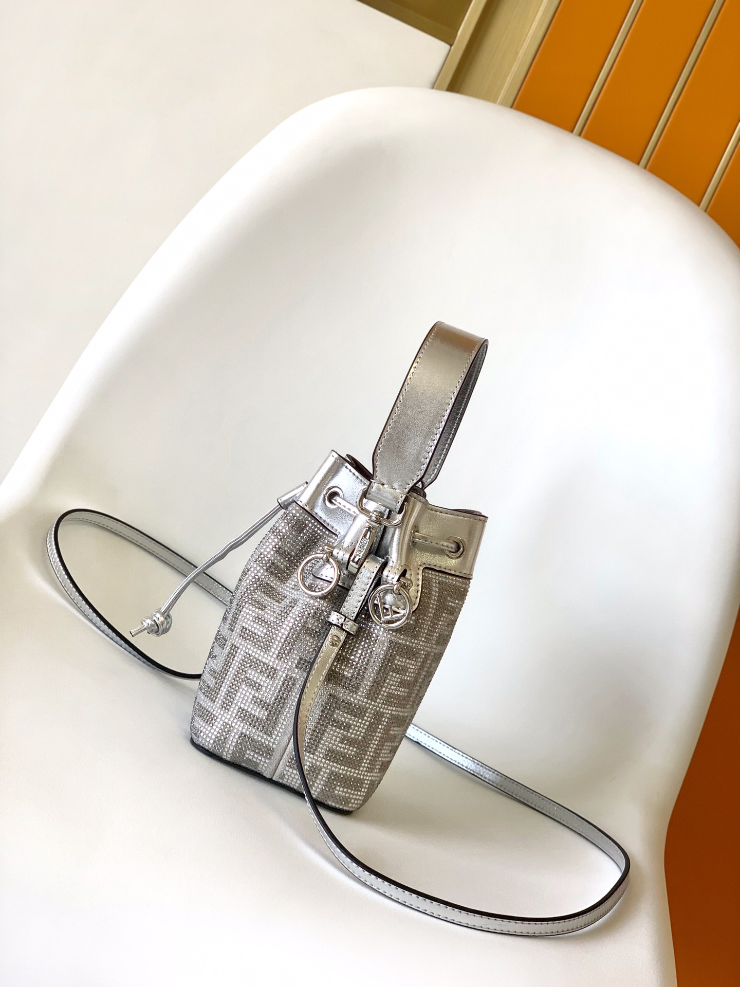 フェンディ「Fendi」Mon Tresor mini スワロフスキークリスタルデザイン バケットバッグ