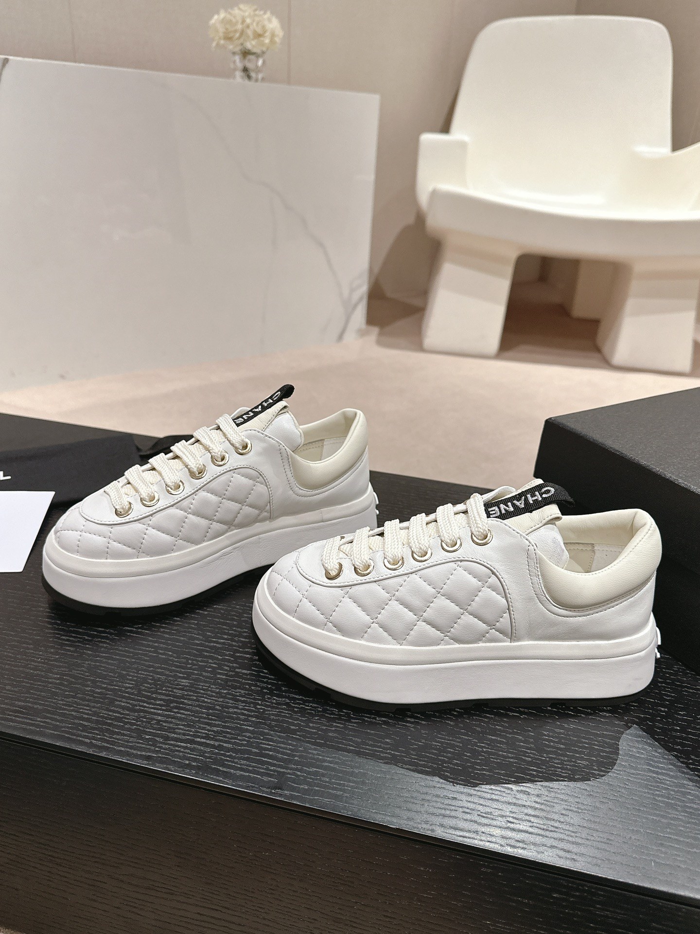 シャネル［Chanel］ 2024 パステルカラー スニーカー ローカット