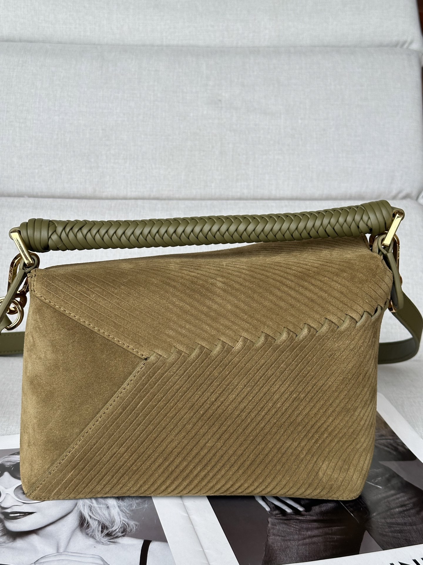 ロエベ「Loewe」秋冬 オリーブグリーン トランペット牛革 Puzzle ハンドバッグ