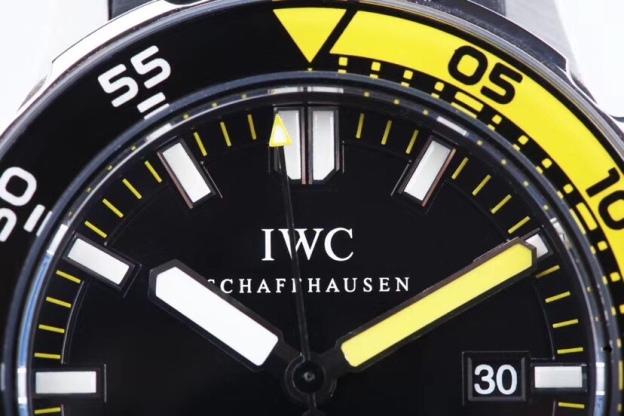 アイ・ダブリュー・シー「IWC」 アクアタイマー 44mm ダイバーズウォッチ