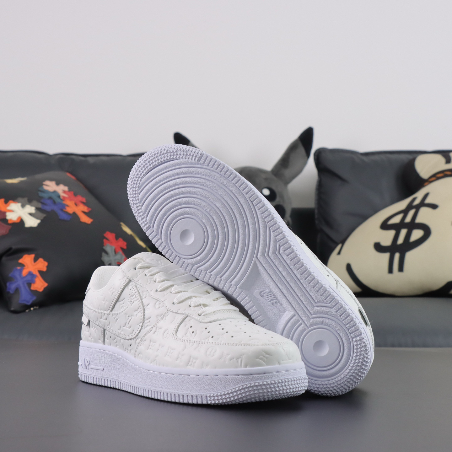 ルイ・ヴィトン x ナイキ エアフォース 1 バイ ヴァージル・アブロー ホワイト スニーカー